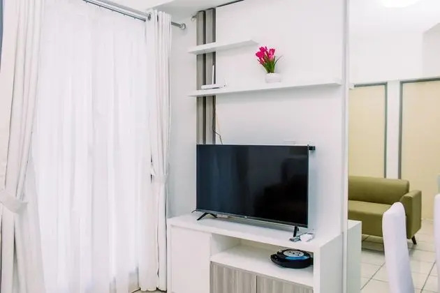Warm And Minimalist 3Br Apartment At M-Town Residence - Oda Düzeni
