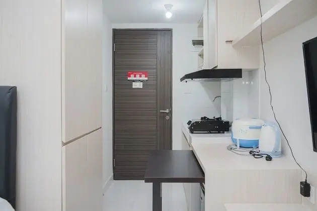 Warm And Simply Studio At Amazana Serpong Apartment - Mutfak