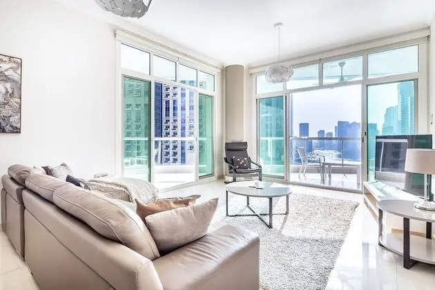 Warm & Spacious 2BR in The Famous Dubai Marina - İç Mekan