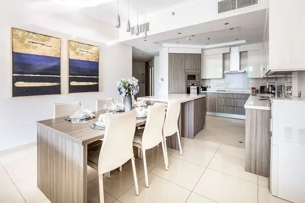 Warm & Spacious 2BR in The Famous Dubai Marina - İç Mekan