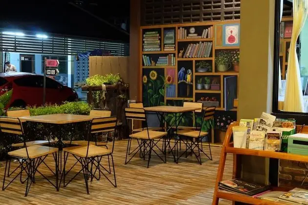 Warm Well Hostel Kanchanaburi - Dış Mekan