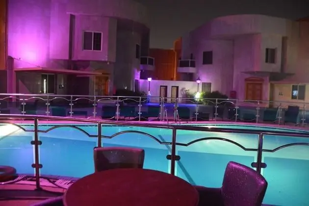 Warood Alsafwa Villas & Hotel Suites - Havuz