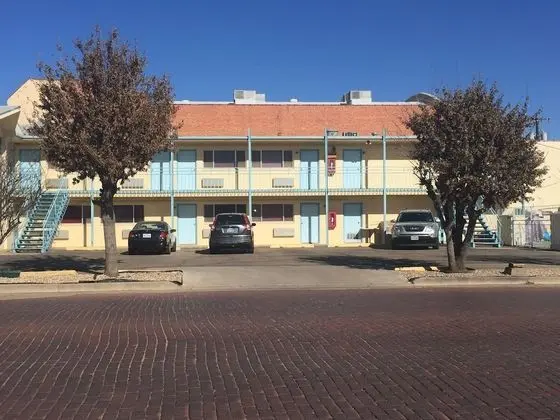 Warrick Plaza Inn - Dış Mekan