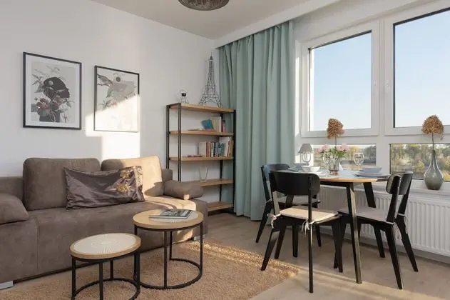 Warsaw Apartment Celownicza by Renters - Öne Çıkan Resim