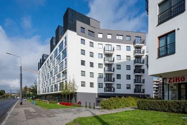Warsaw Apartment Obozowa by Renters