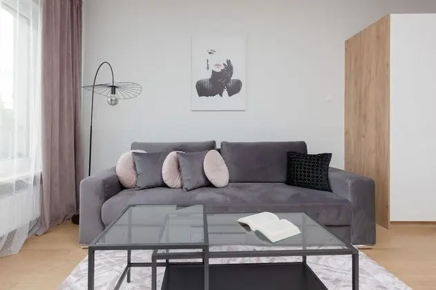 Warsaw Apartment With Parking by Renters - Öne Çıkan Resim