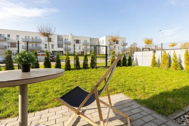 Warsaw Apartment With Terrace by Renters
