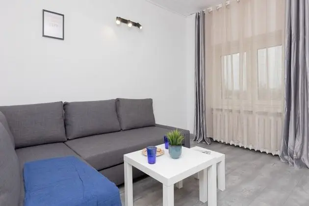 Warsaw Mickiewicza Apartment by Renters