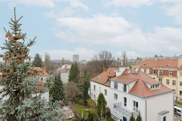 Warsaw Mickiewicza Apartment by Renters