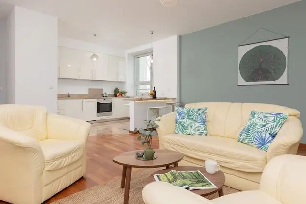 Warsaw Słomińskiego by Renters