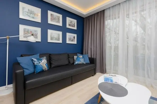 Warsaw Sokołowska Apartment by Renters