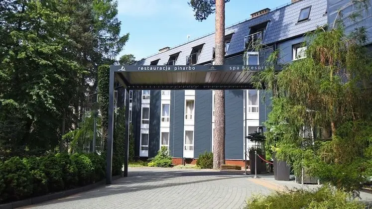 Hotel Warszawa SPA & Resort - Dış Mekan