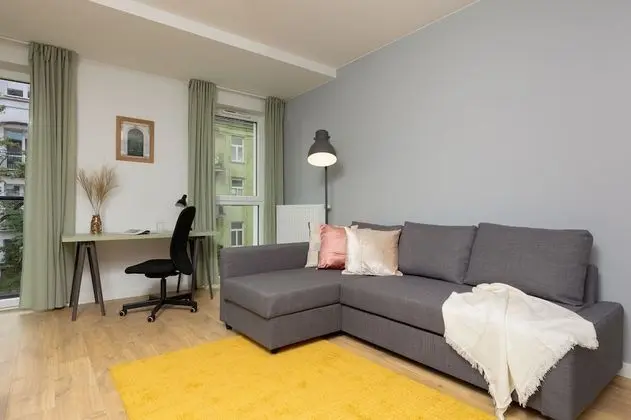 Warszawa Stalowa Apartment by Renters