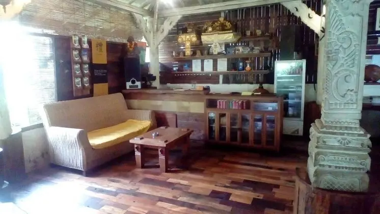 Warung Rekreasi Bedugul - İç Mekan