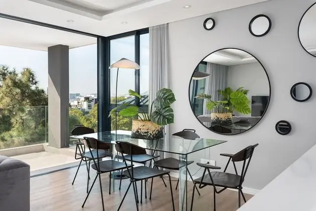 Warwick 401 - Adults Only