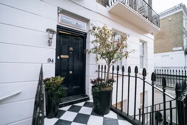 The Warwick by Aura Collection