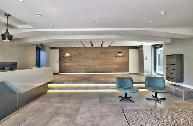 Warwick Mansions - Lobi