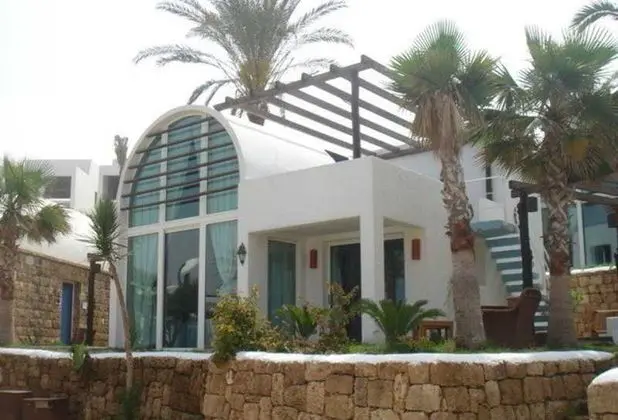 Warwick Pangea  Beach Resort & SPA