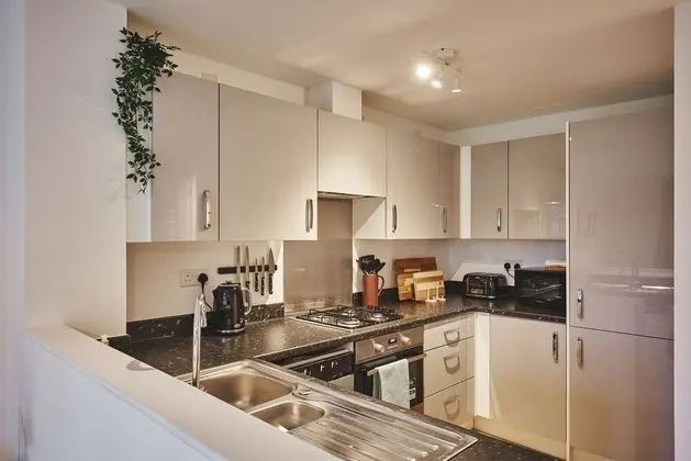 Warwick Serviced Home for 8 walking distance to University - Mutfak