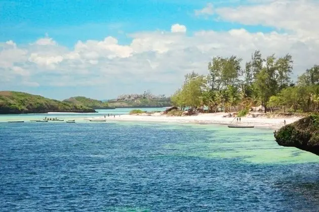 Watamu Villa With Service Personnel - Plaj