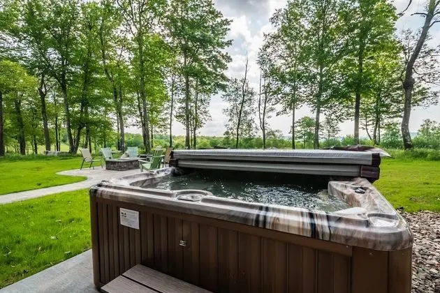 Water & Mountain Retreat - Havuz