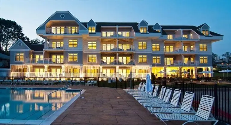 Water S Edge Resort And Spa