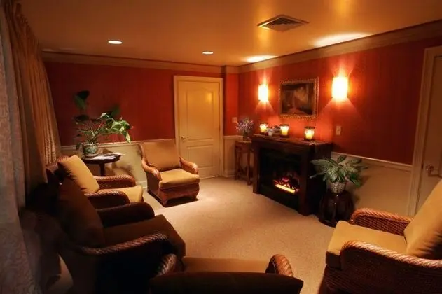 Water S Edge Resort And Spa