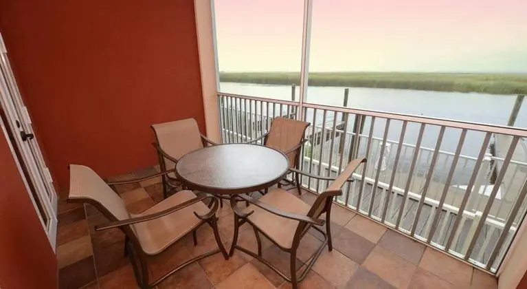 Water Street Hotel And Marina