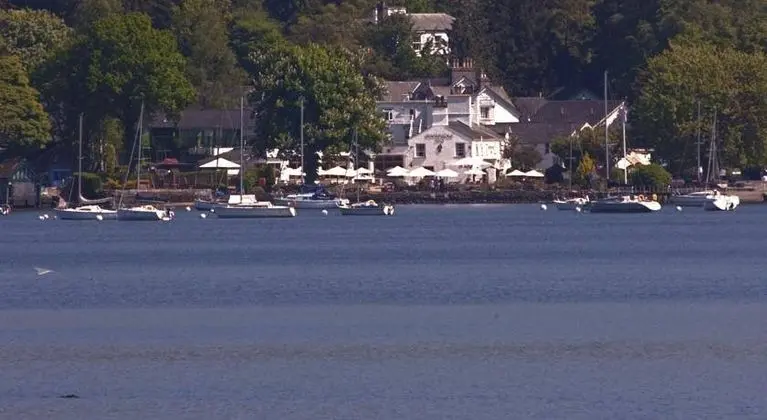 Wateredge Inn
