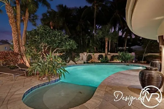 Waterfront 7BR Villa with Heated Pool - Havuz