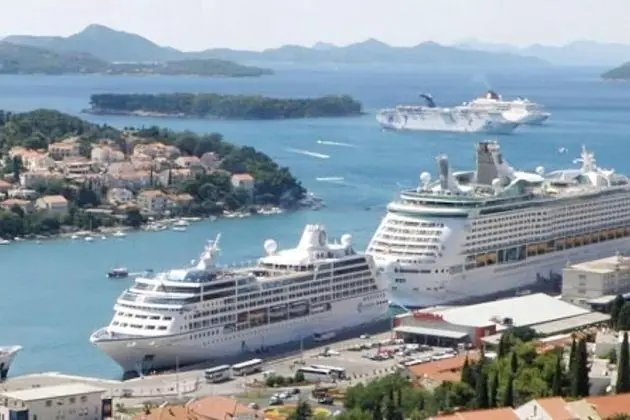 Waterfront Apartment Family Friendly, Ground Level