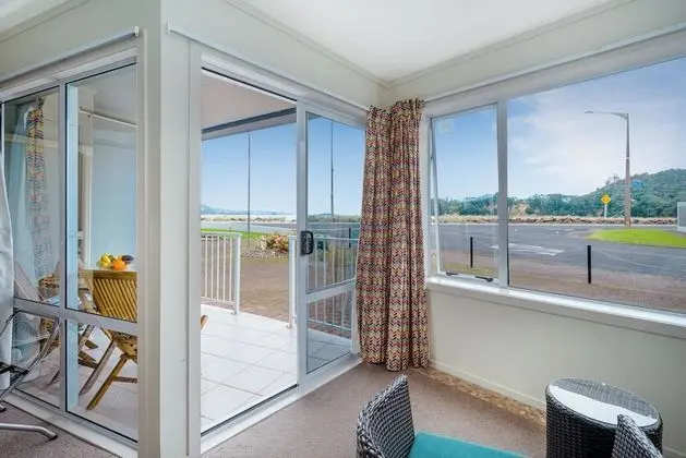 Waterfront Apartments Whitianga - Oda