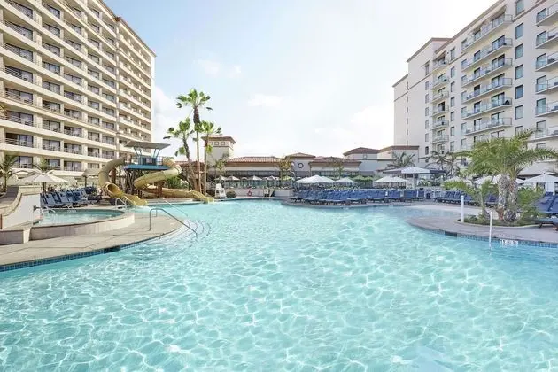 The Waterfront Beach Resort, A Hilton Hotel - Havuz