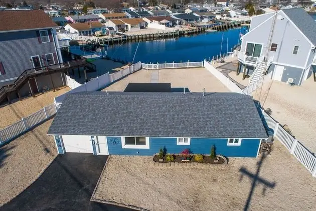 Waterfront Beach House - Dış Mekan