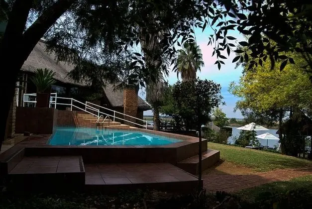 Waterfront Country Lodge - Havuz