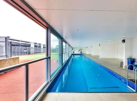 Waterfront Highrise Apartment - Havuz