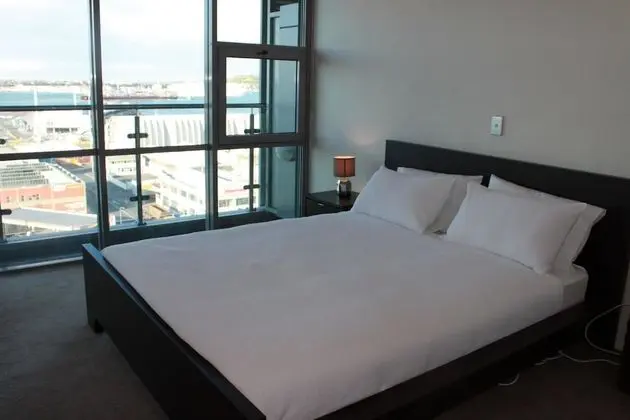 Waterfront Highrise Apartment - Oda