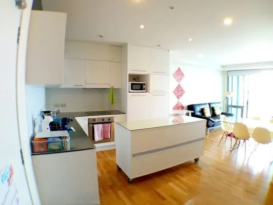 Waterfront Highrise Apartment - Oda Düzeni