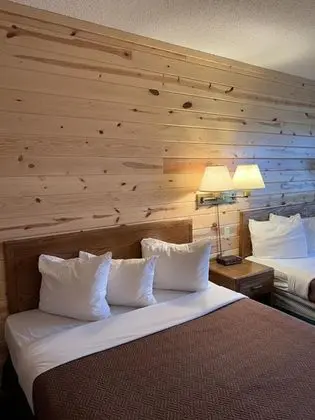 Waterfront Inn - Mackinaw City