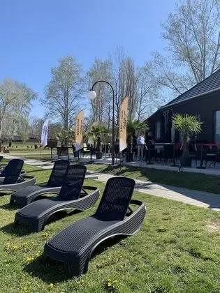 Waterfront Lodge - Dış Mekan