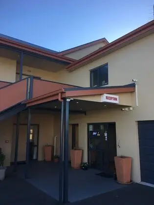 Waterfront Motels - Lobi