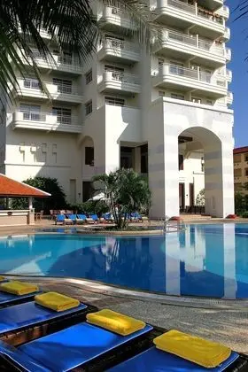 Waterfront Suites Phuket by Centara - Dış Mekan