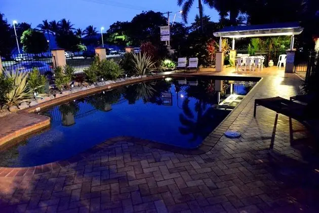 Waterfront Terraces - Havuz
