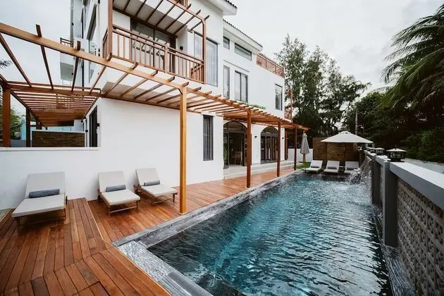 The Watermark Beachside Hotel - Havuz