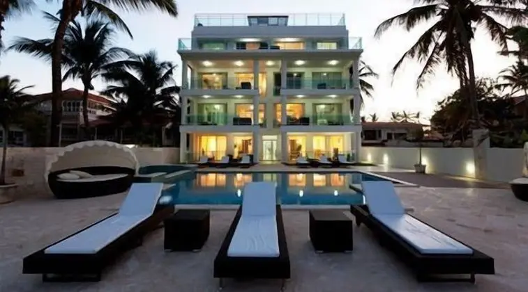 Watermark Luxury Oceanfront All Suite Hotel