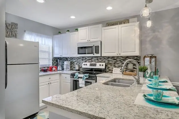 Waterpark Near Disney - Luxury Townhome - Mutfak