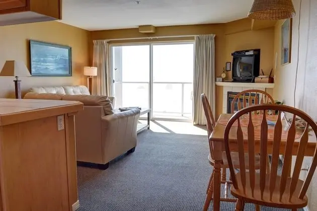 Waters Edge 312