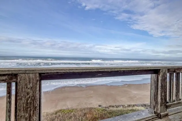 Waters Edge - Bella Beach - Plaj