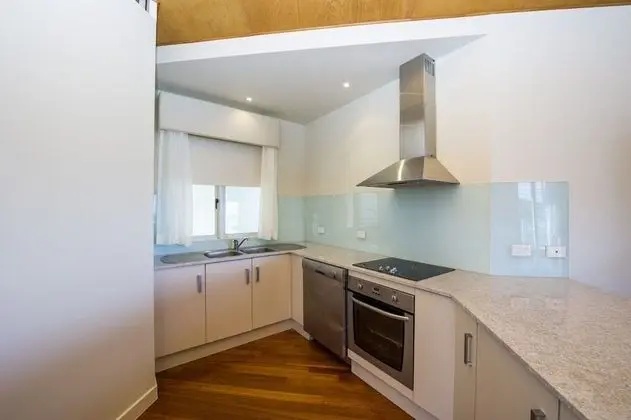 Waters Edge Townhouse 4 - Mutfak