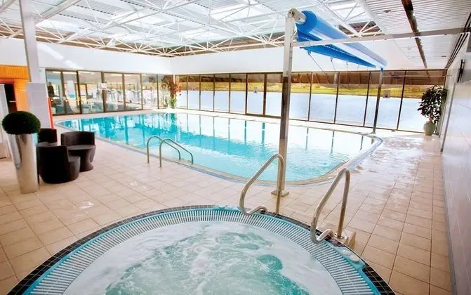 Waterton Park Hotel - Havuz